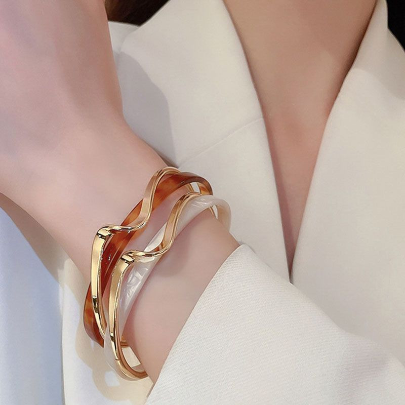 Жесткий браслет CJH63032 Жесткий браслет CJH63032