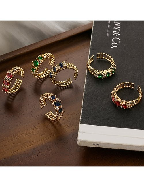 Фактурное кольцо с красными камнями-каплями L76164