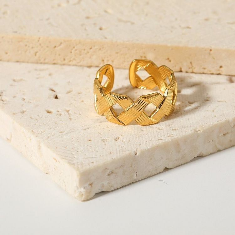 Кольцо медицинская сталь с напылением золотом J11167CJJ Кольцо медицинская сталь с напылением золотом J11167CJJ