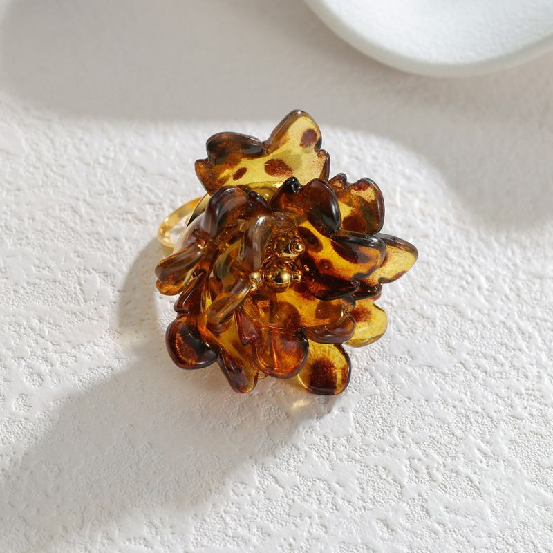 Широкое кольцо-цветок с анималистичным принтом и эмалью CJT01012