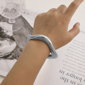 Жесткий браслет CJJ01808 Жесткий браслет CJJ01808