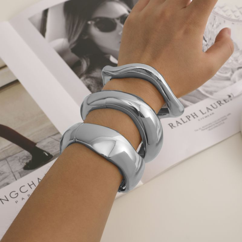 Жесткий браслет CJJ01808 Жесткий браслет CJJ01808