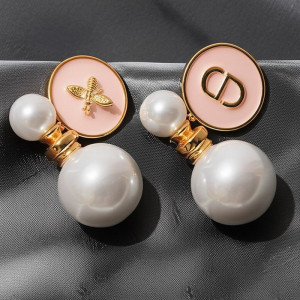 Серьги шарики из золотистой меди с жемчугом и розовой эмалью 1J11800CJJ