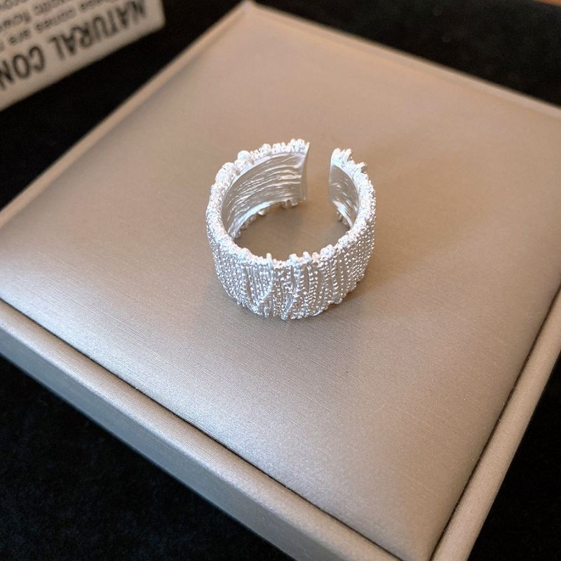 Серебряное кольцо с геометрией CJZ16333