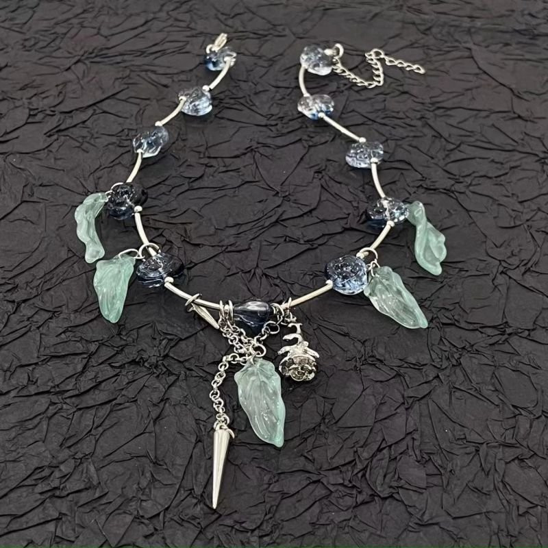 Оригинальное Ожерелье с элементами в виде лепестков CJD68715