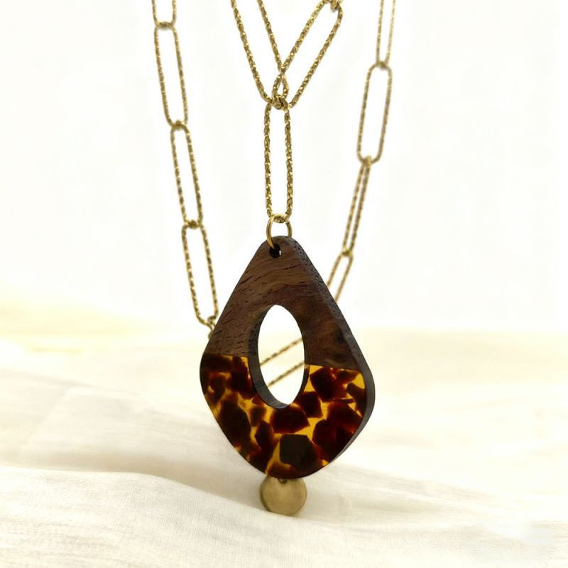 Цепочка с крупной подвеской в форме капли с древесной текстурой CJT07112