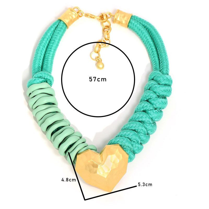 Объемное колье из плетеных текстильных шнуров с золотым сердцем CJP62707