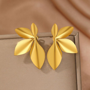 Серьги-пусеты Тройные лепестки CJM03750 Серьги-пусеты Тройные лепестки CJM03750