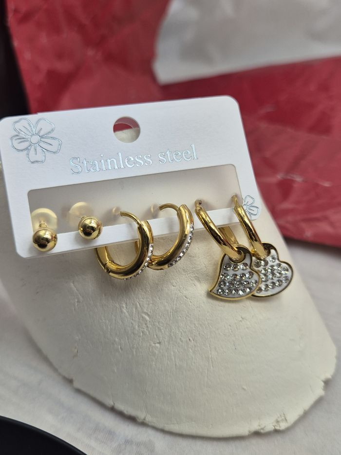 Набор серег сердца стальной с напылением золотом J11495CJJ Набор серег сердца стальной с напылением золотом J11495CJJ