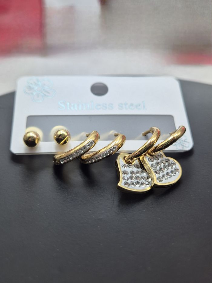 Набор серег сердца стальной с напылением золотом J11495CJJ Набор серег сердца стальной с напылением золотом J11495CJJ