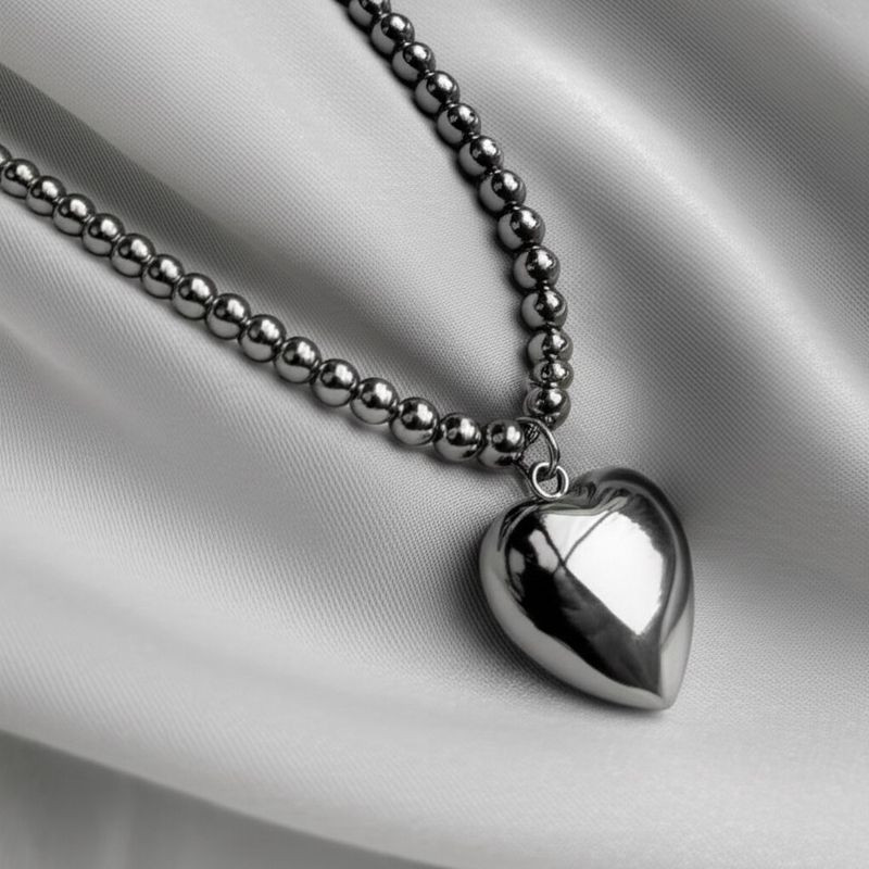Ожерелье из стальных бусин с крупным сердцем 1J11871CJJ