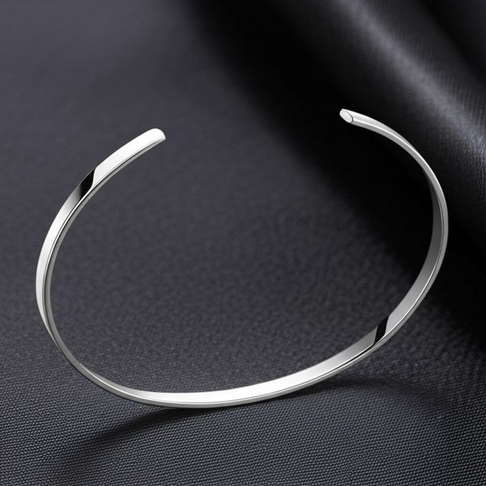 Браслет жесткий разомкнутый в стиле минимализм YZ15509MSK