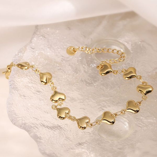 Браслет цепочка с серией подвесок в форме сердец CJL92059