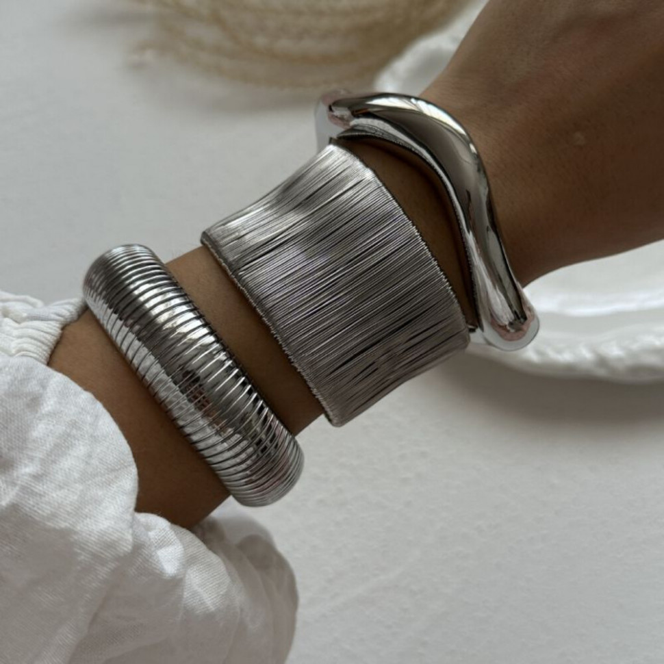 Жесткий браслет CJJ27842 Жесткий браслет CJJ27842