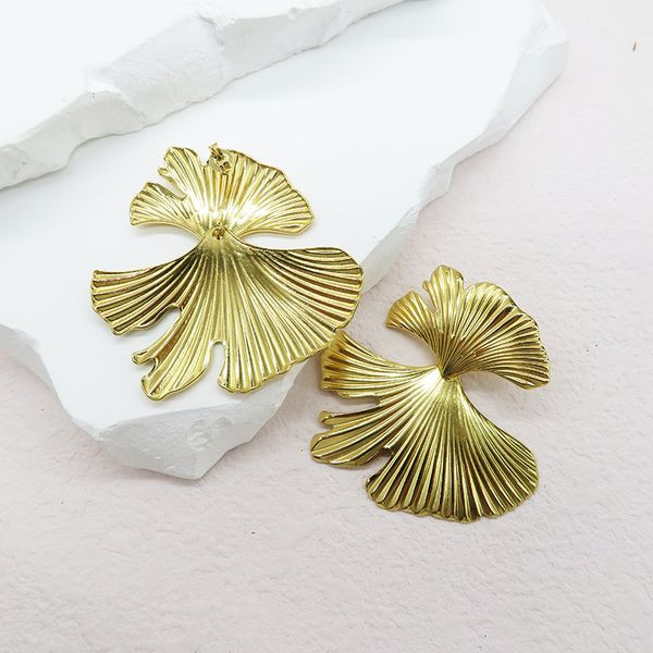 Серьги-пусеты Листья веерные крупные матовые CJL36011 Серьги-пусеты Листья веерные крупные матовые CJL36011