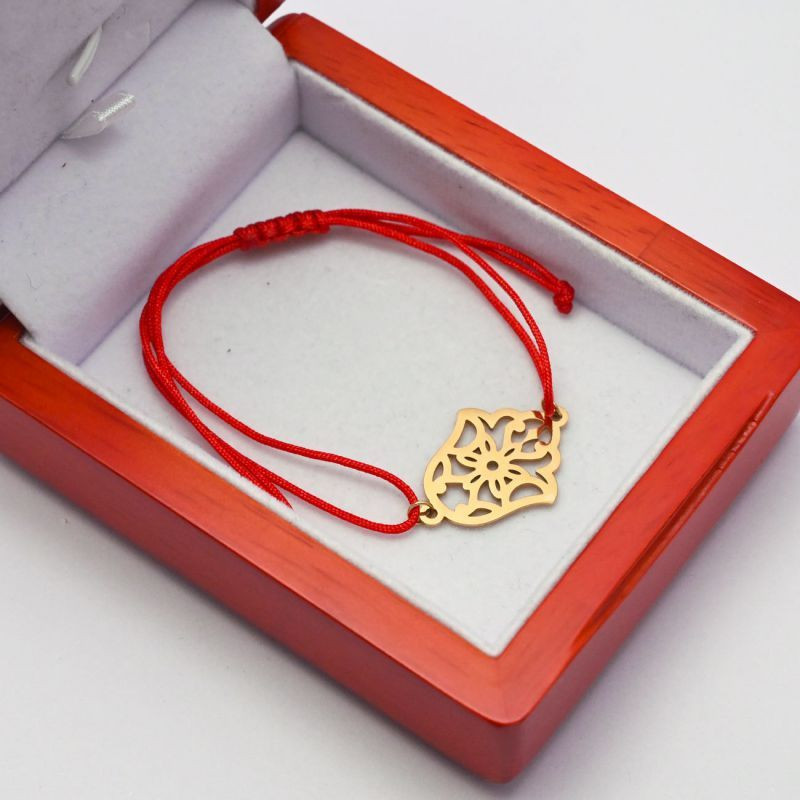 Браслет нить с широкой золотистой ладонью Хамса CJK65986