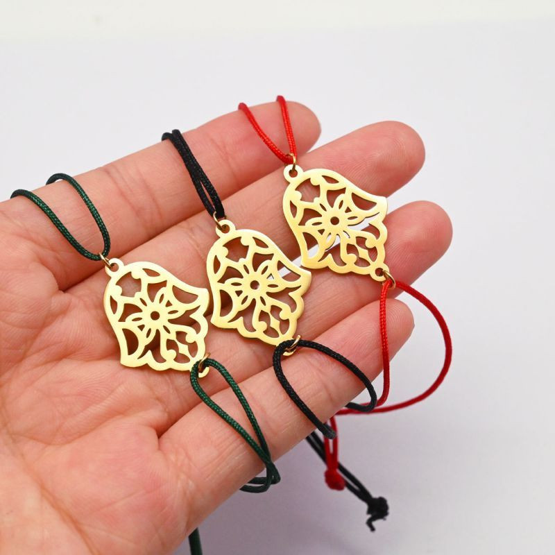 Браслет нить с широкой золотистой ладонью Хамса CJK65986