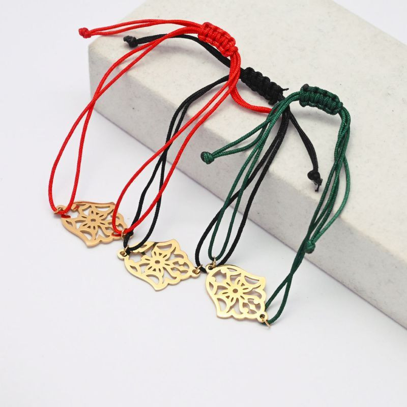 Браслет нить с широкой золотистой ладонью Хамса CJK65986