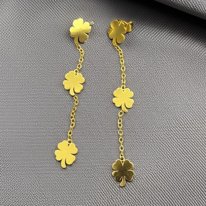 Серьги-цепочки с клевером в стиле Gold 1J10379(CJJ) Серьги-цепочки с клевером в стиле Gold 1J10379(CJJ)