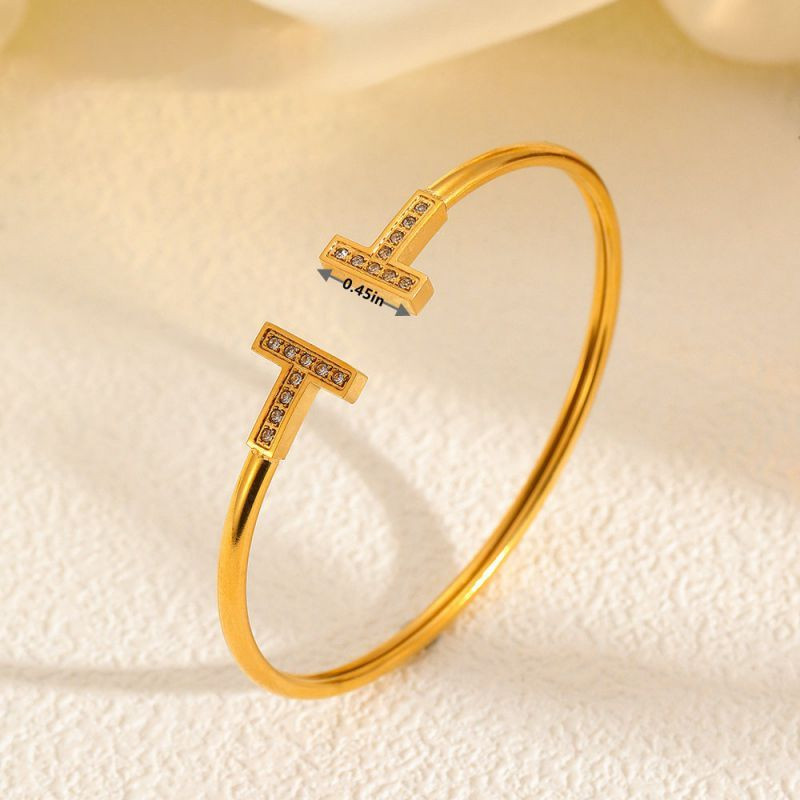 Браслет жесткий разомкнутый в стиле минимализм с Т-образными концами CJL19791