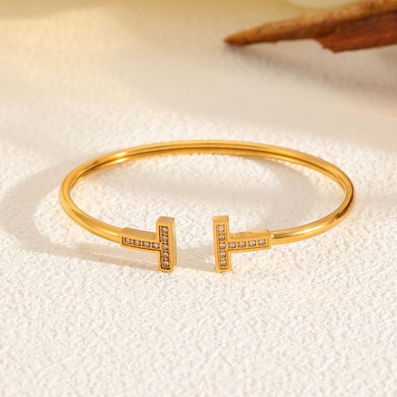 Браслет жесткий разомкнутый в стиле минимализм с Т-образными концами CJL19791