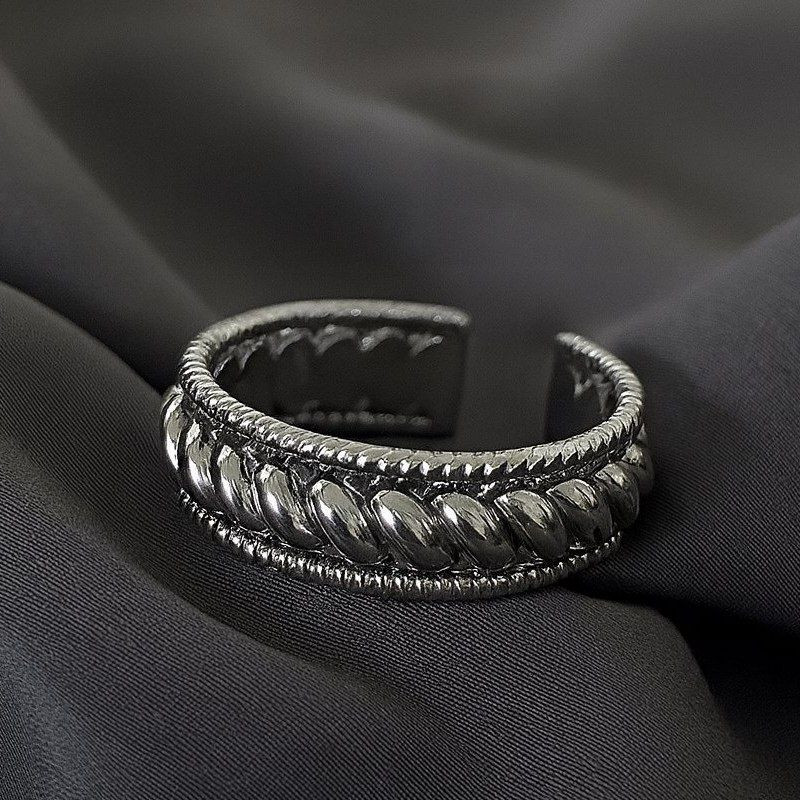 Широкое кольцо с имитацией плотного канатного плетения 1J12364CJJ Широкое кольцо с имитацией плотного канатного плетения 1J12364CJJ