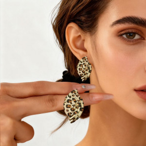 Серьги-гвоздики CJT18822 Серьги-гвоздики CJT18822