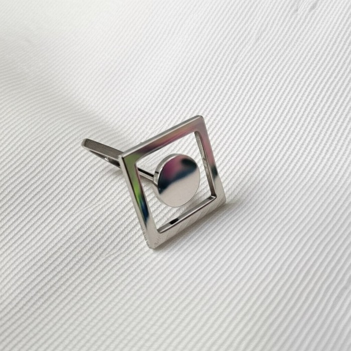 Геометрическое кольцо с подвесным диском в квадратной раме J11096CJJ