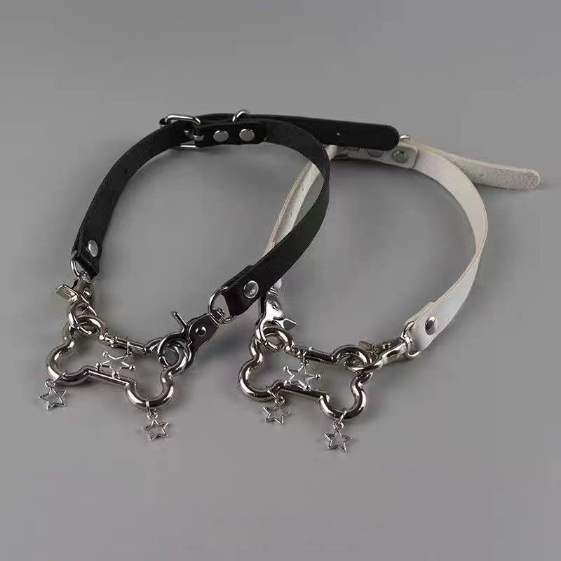 Широкий белый чокер с металлическим декором в стиле панк CJH63752