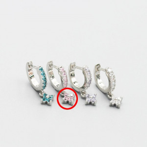 Серьга с изумрудным элементом из нержавеющей стали CJX70895