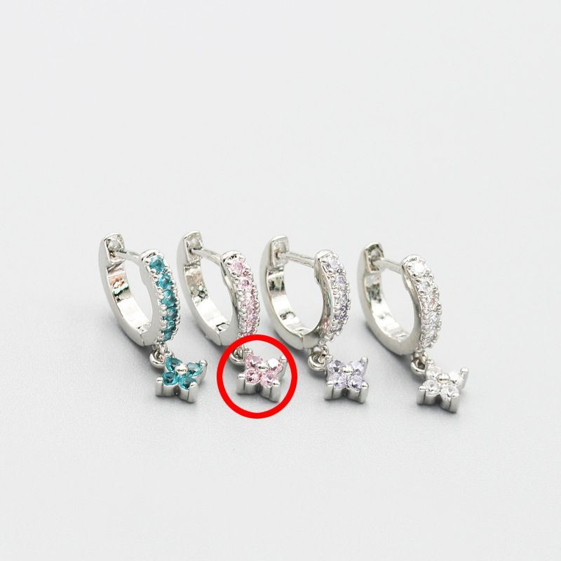 Серьга с изумрудным элементом из нержавеющей стали CJX70895