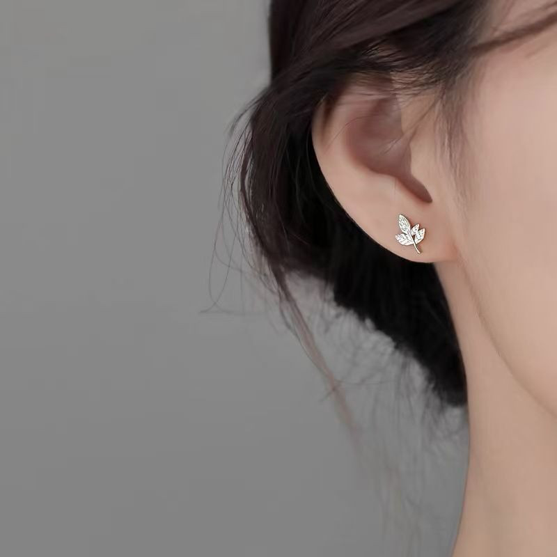 Изящные серьги-пусеты серебристые веточки 1J12382CJJ