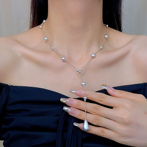 Изящное серебристое колье-галстук с подвеской-каплей CJP62394 Изящное серебристое колье-галстук с подвеской-каплей CJP62394