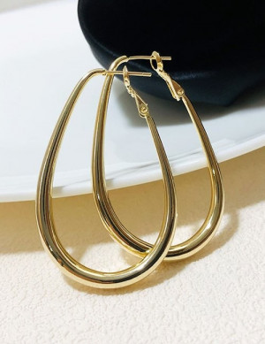 Большие серьги-кольца каплевидной формы из золотистого металла M08974 Большие серьги-кольца каплевидной формы из золотистого металла M08974