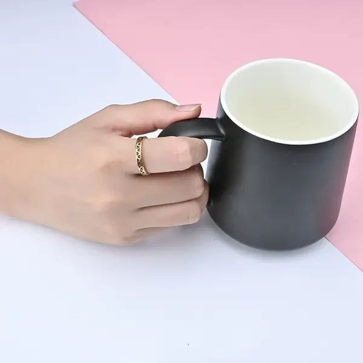 Ажурное золотистое кольцо из переплетенных сердец J10183CJJ