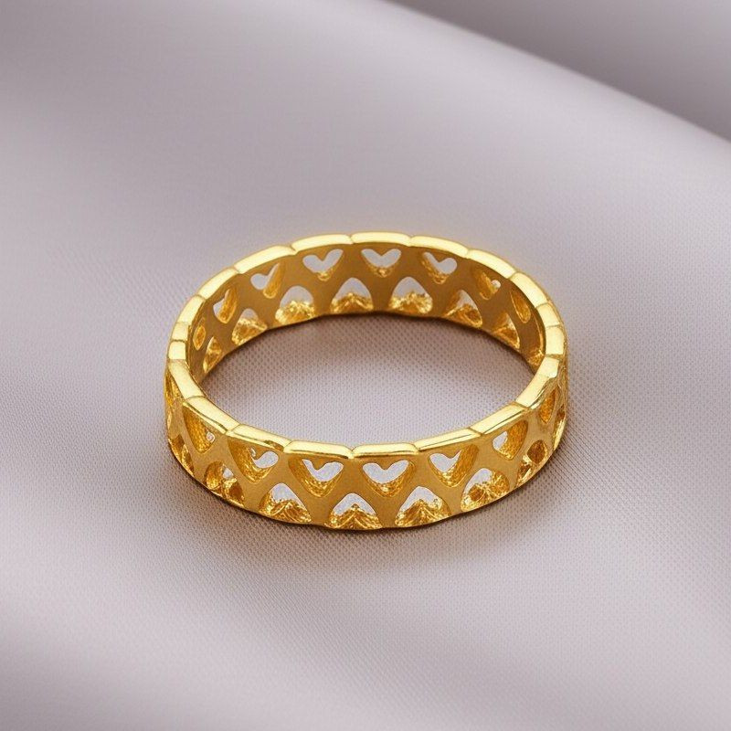 Ажурное золотистое кольцо из переплетенных сердец J10183CJJ