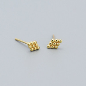 Серьги-пусеты Ромбы из шариков CJC94930 Серьги-пусеты Ромбы из шариков CJC94930