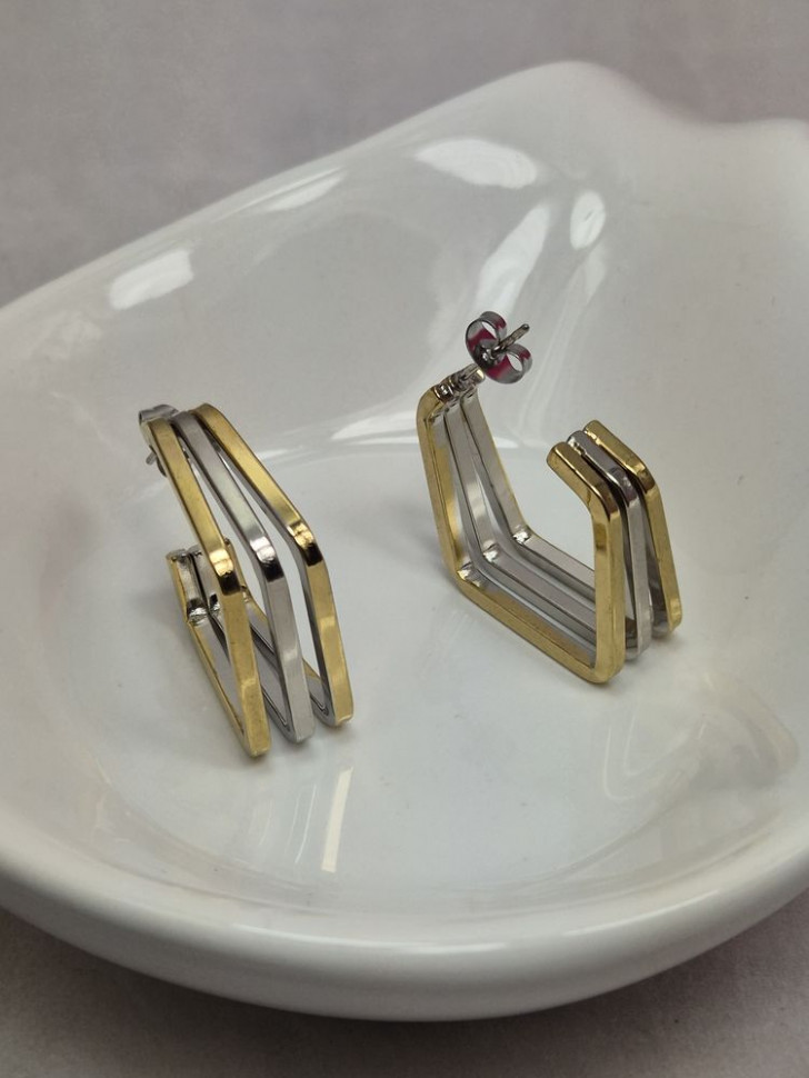 Серьги гвоздики из стали с напылением золотом квадраты J11500CJJ Серьги гвоздики из стали с напылением золотом квадраты J11500CJJ