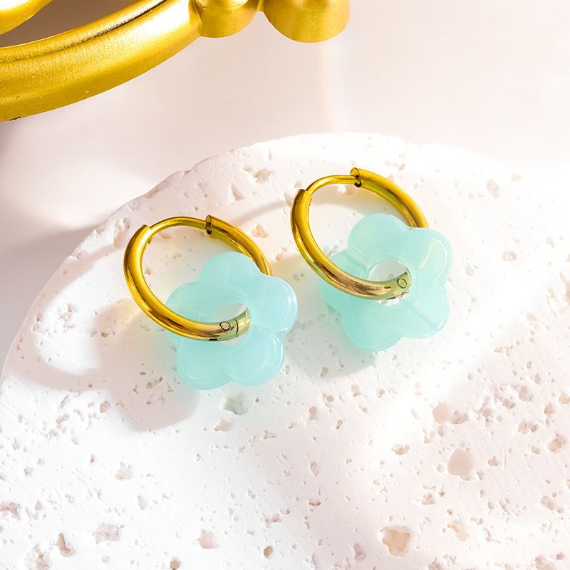 Серьги-кольца с янтарными цветами CJN34367