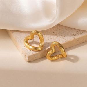 Серьги из титановой стали с сердцем ASUZ56430