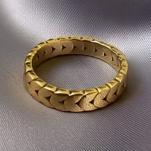 Кольцо стальное с напылением золотом сердца J10190CJJ Кольцо стальное с напылением золотом сердца J10190CJJ