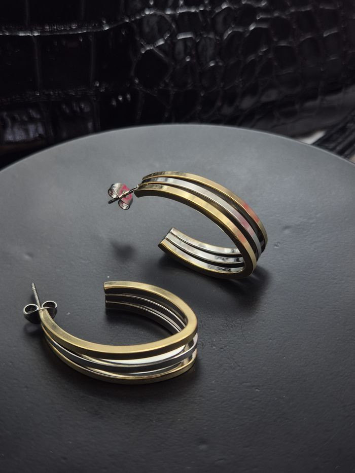 Серьги стальные с напылением золотом J11501CJJ