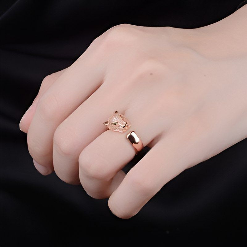 Кольцо пантера в розовом золоте с кристаллами 1J12065CJJ