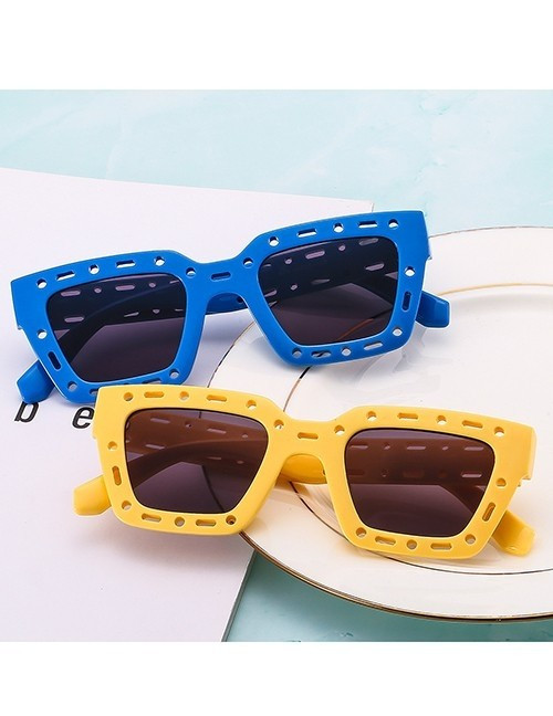 Солнцезащитные очки R14104 Солнцезащитные очки R14104