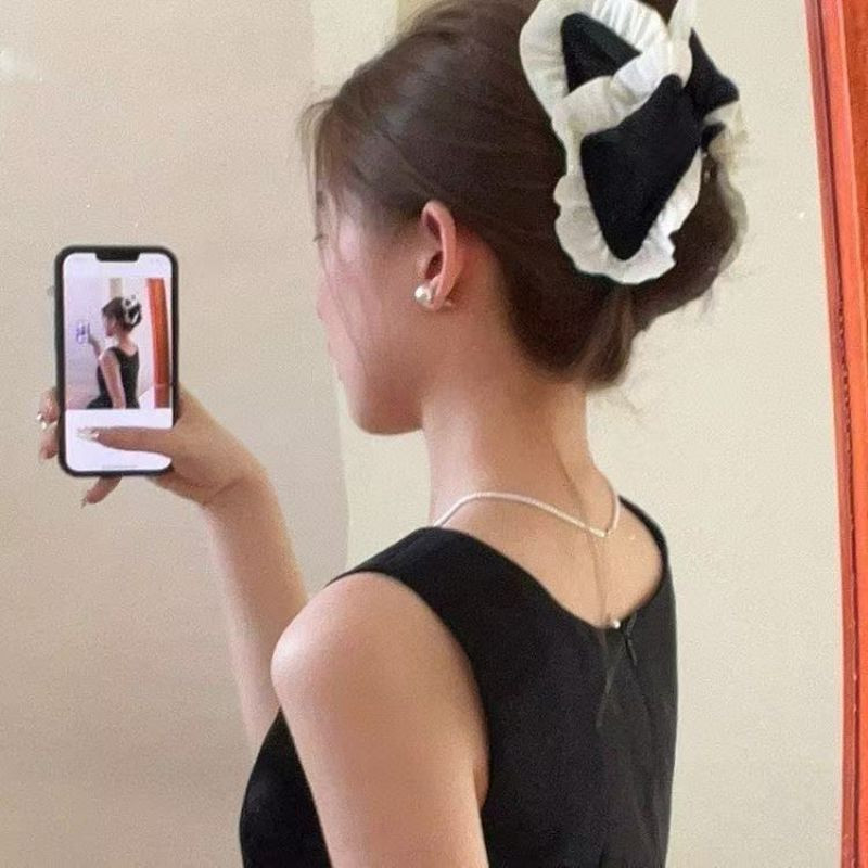 Краб с акриловым бантом белый CJQ51022
