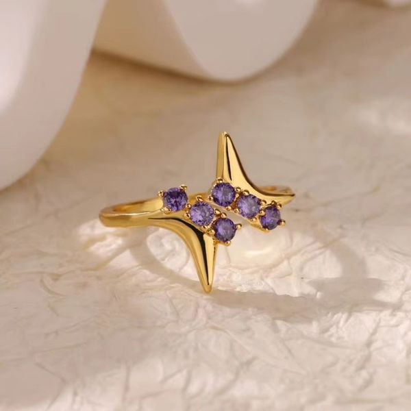 Кольцо со змеей и россыпью мелких камней CJL47208