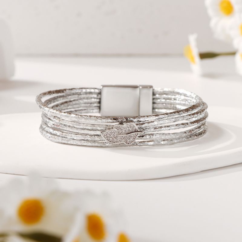 Браслет жесткий разомкнутый с наконечниками-кристаллами CJT05202