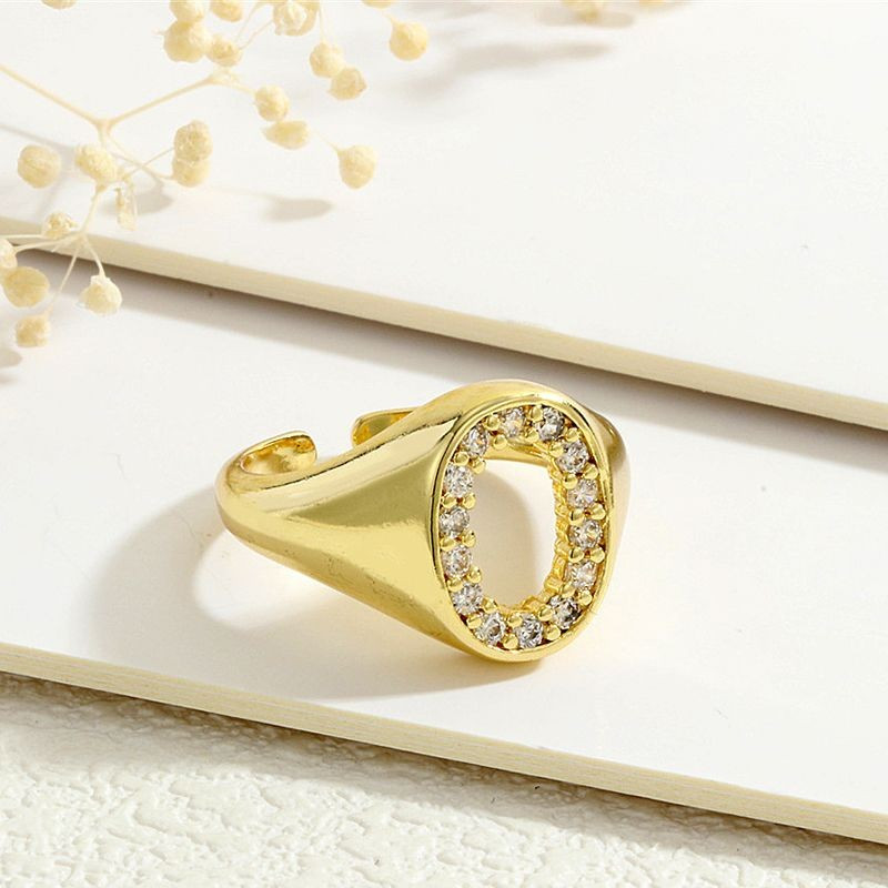 Женственная печатка с овальной платформой и рамкой из фианитов CJG67983