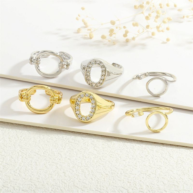 Женственная печатка с овальной платформой и рамкой из фианитов CJG67983