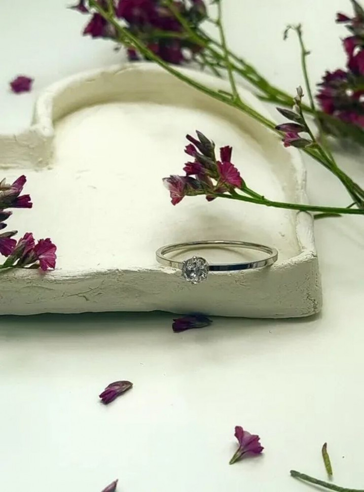 Кольцо стальное с фианитом J10233CJJ Кольцо стальное с фианитом J10233CJJ